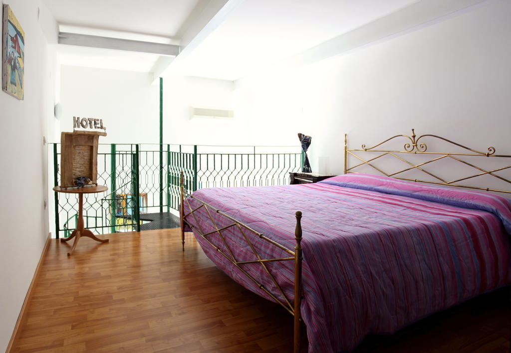 Dormidame Bed and Breakfast Νάπολη Δωμάτιο φωτογραφία